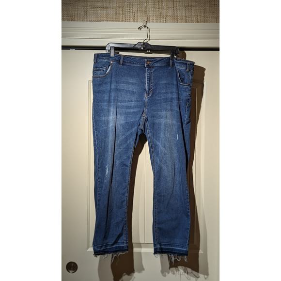 Ellos High Rise Distressed raw Edge Straight Jean Womens Size 18 - Picture 6 of 8